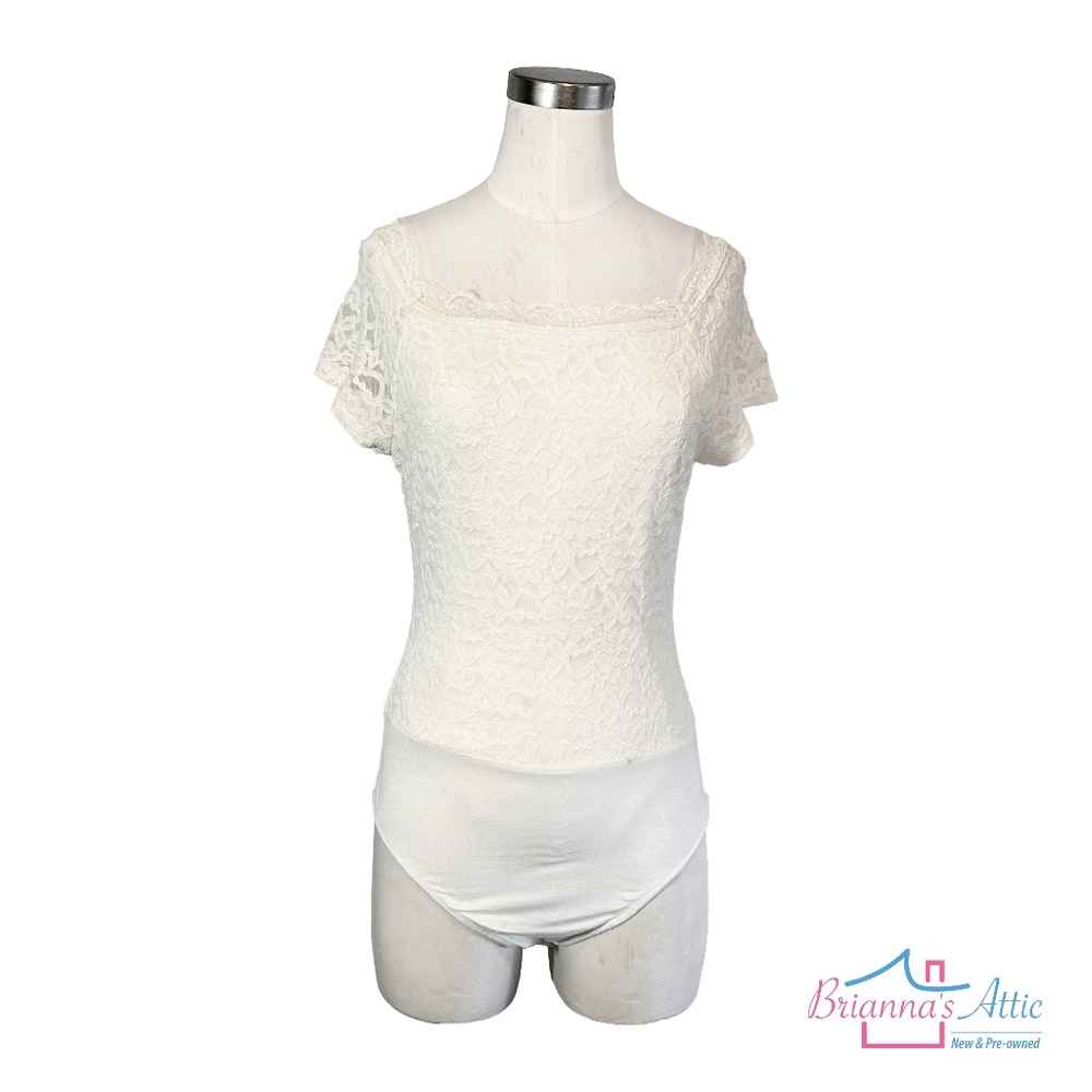 MONTEAU Los Angeles Womens Leotard off white Lace Sleeve Neckline Size L